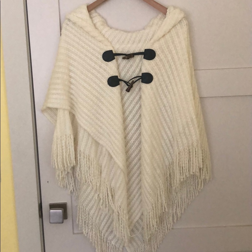 Adorable cream shawl